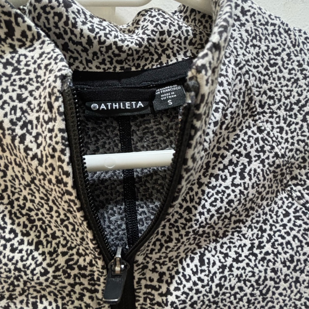 Athleta Jaquered Salutation Jacket